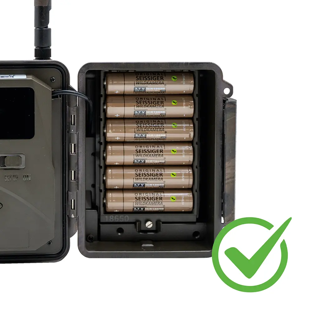 SEISSIGER Wildkamera mit richtig eingesetzten 18650 Li-Ion-Akkus im Wechselmagazin