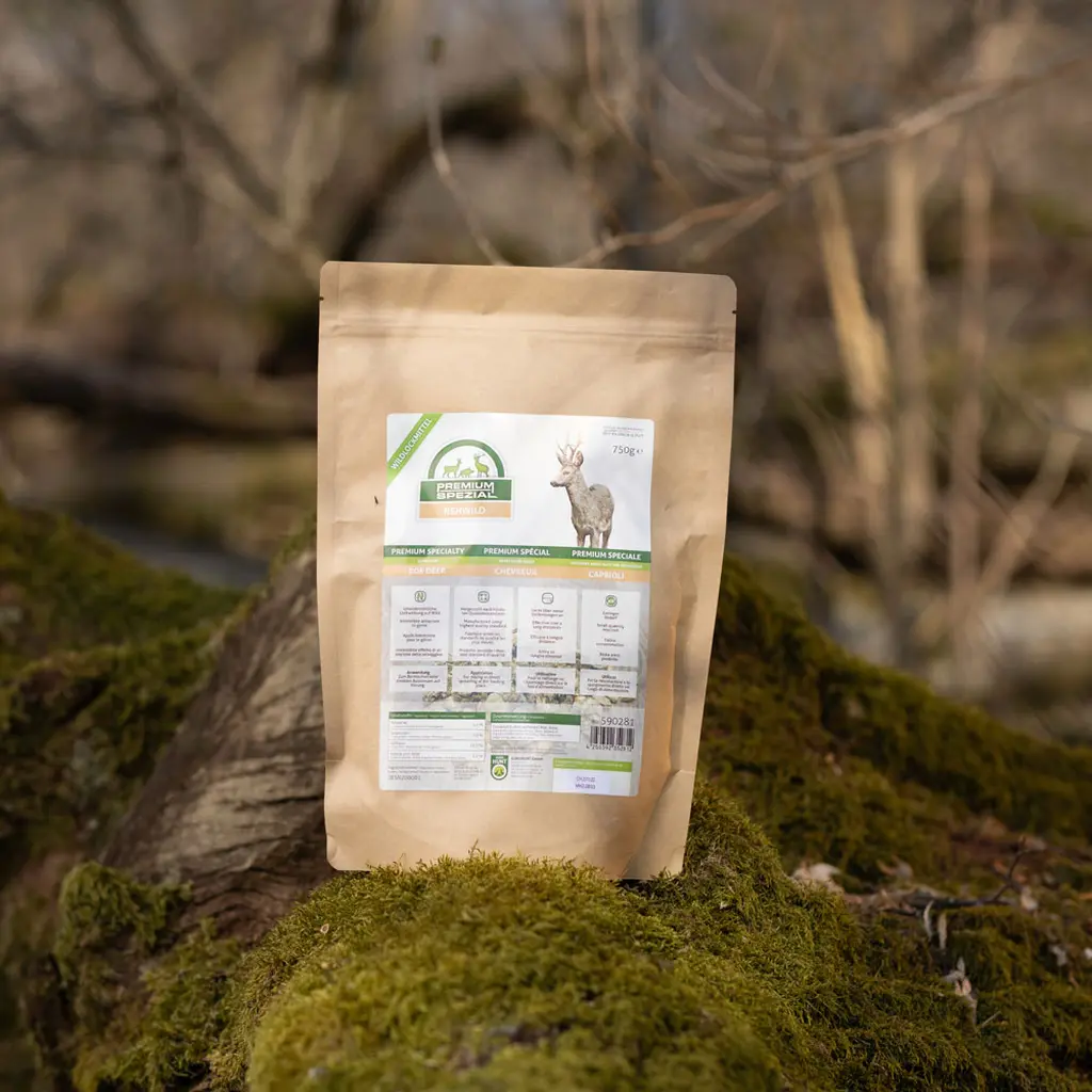 EUROHUNT Wildlockmittel PREMIUM Spezial Rehwild in der 750-g-Verpackung im Revier