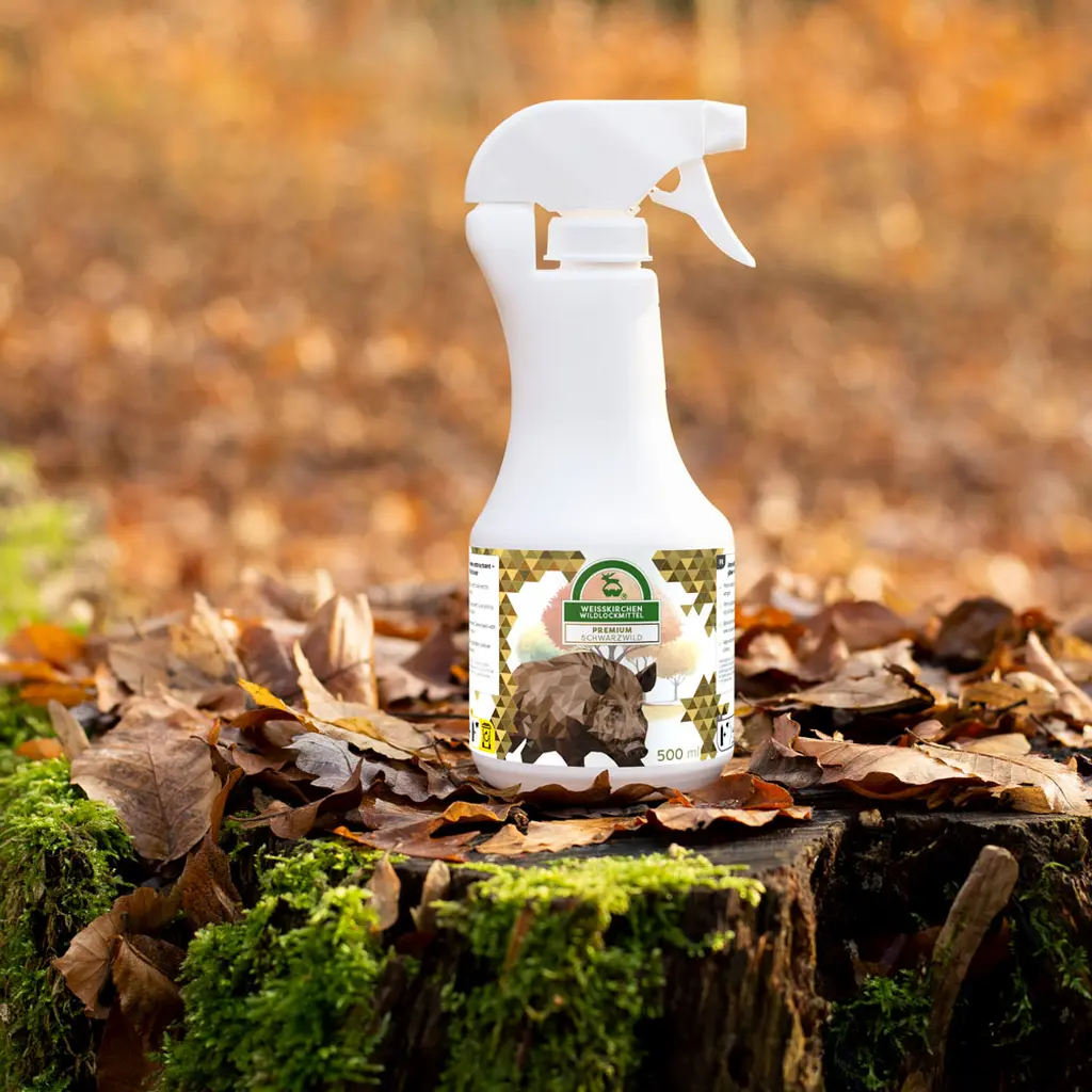 Weisskirchen Schwarzwildlockmittel mit Trüffel (500 ml) im herbstlichen Revier