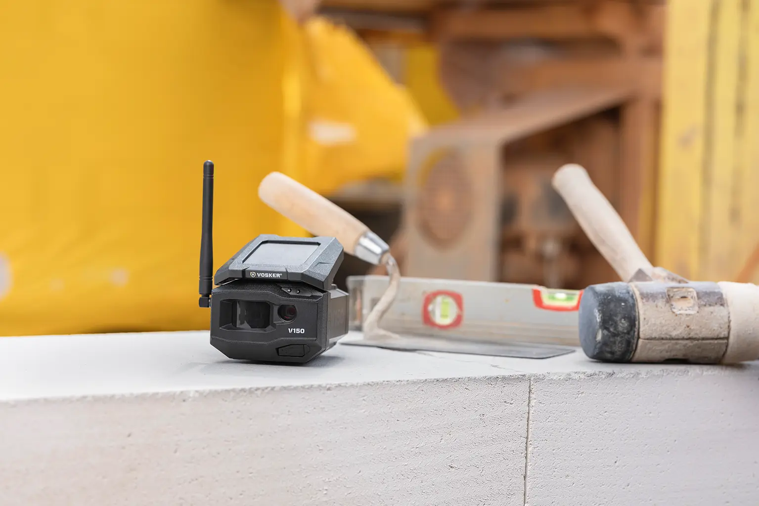 Vosker V150 Überwachungskamera montiert im Outdoor-Einsatz