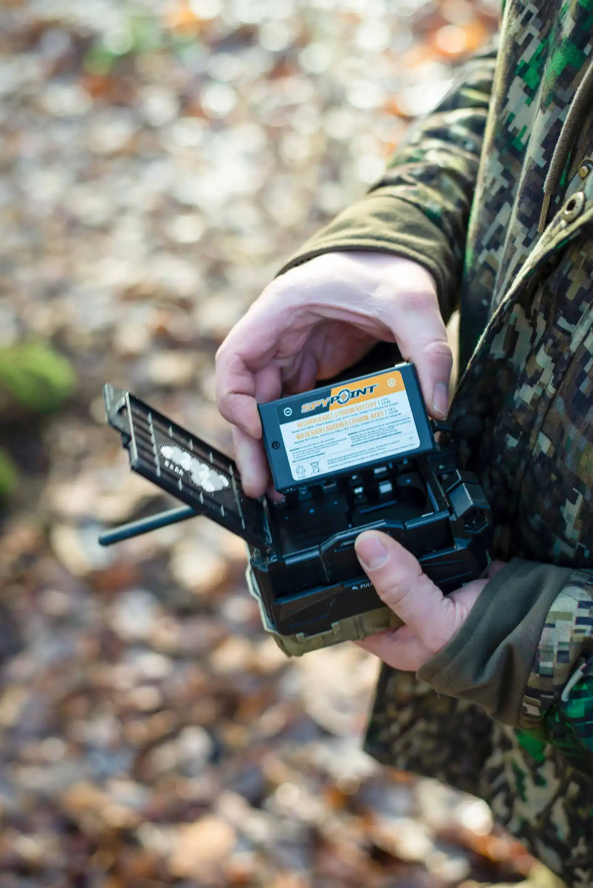 SPYPOINT Lithium-Akku mit Ladegerät SPYPOINT Lithium-Akku mit Ladegerät