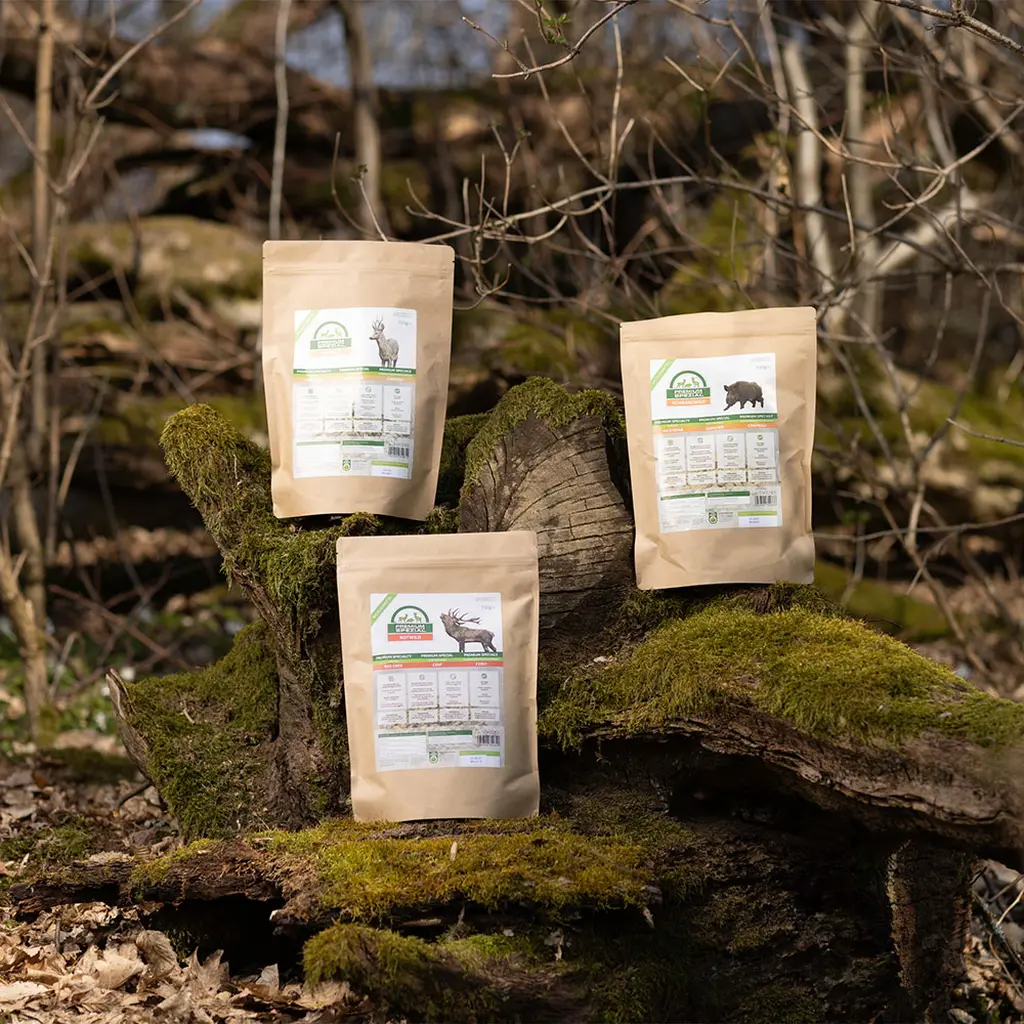 EUROHUNT Wildlockmittel PREMIUM Spezial Schwarzwild mit weiteren PREMIUM Spezial Varianten im Revier