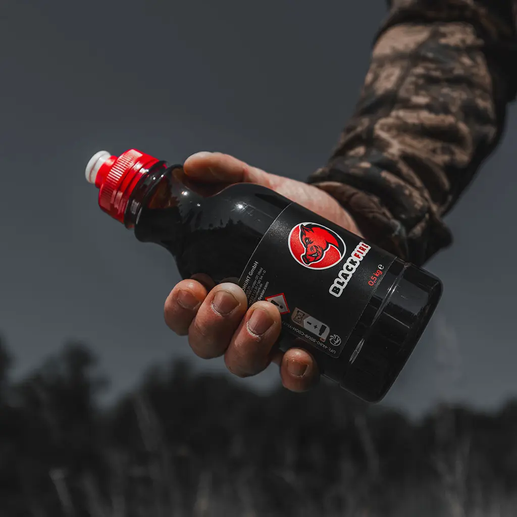 BLACK FIRE Tar - Original 0,5 Kg 6er Pack geöffnete Flasche mit Ausgießer